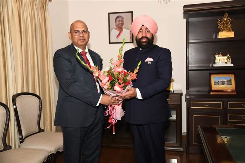 Image of Honble VC, VMSBUTU meets Honble Chancellor Sir on 18 July 2023